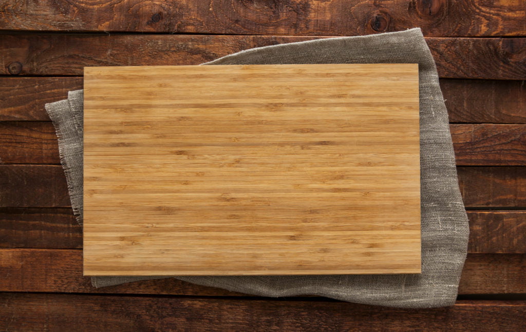 Wooden cutting board with grain