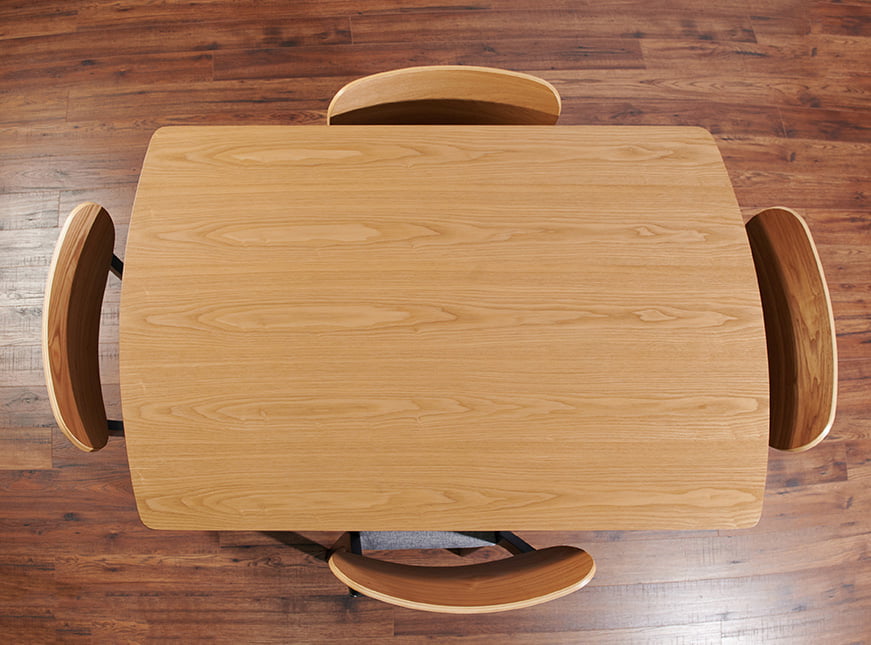 dřevěný stůl nahoře